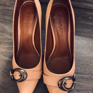 Coach close toed shoes. Excellent condition.